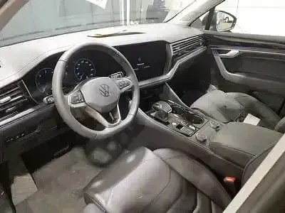 Gebraucht VW Touareg 231 PS (169 kW) 2025 Meloe blue kristalleffekt SUV
