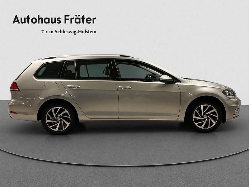 Gebraucht VW Golf VII Sound 125 PS (91 kW) 2018 Silber Kombi