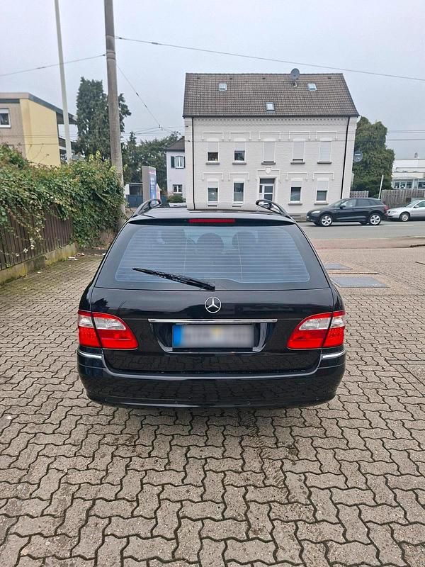 Gebraucht Mercedes E320 204 PS (150 kW) 2004 Schwarz Kombi