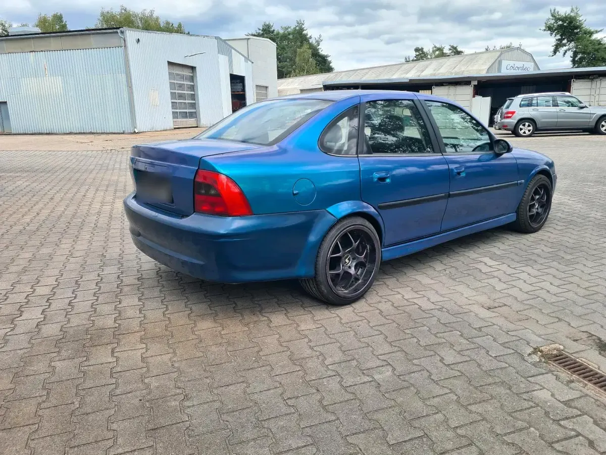 Gebraucht Opel Vectra 136 PS (100 kW) 1999 Blau Limousine