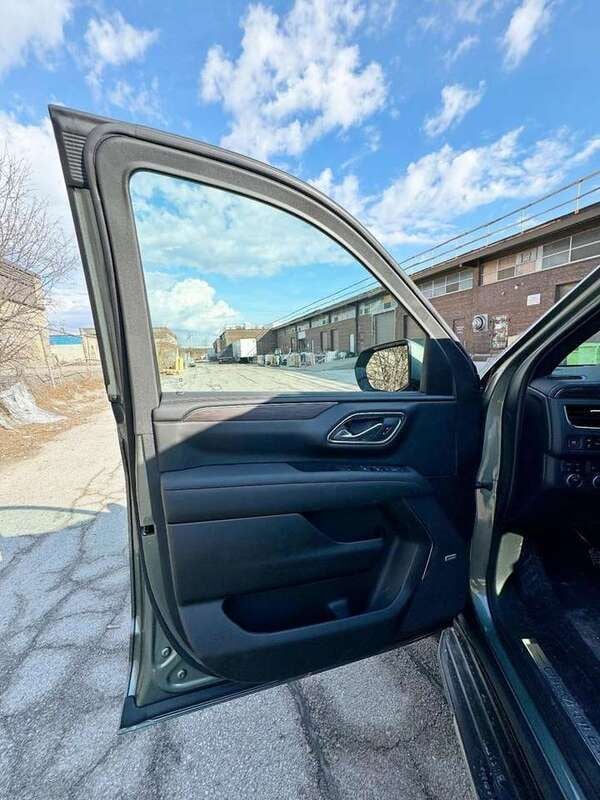 Neu Chevrolet Suburban 426 PS (313 kW) 2025 Schwarz SUV