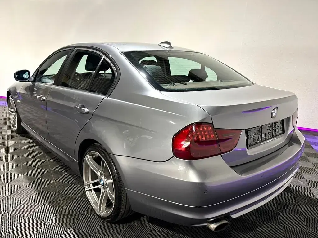Gebraucht BMW 320 M Sport 170 PS (125 kW) 2009 Grau Limousine