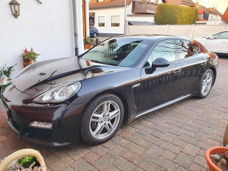Gebraucht Porsche Panamera 299 PS (219 kW) 2012 Schwarz Kleinwagen