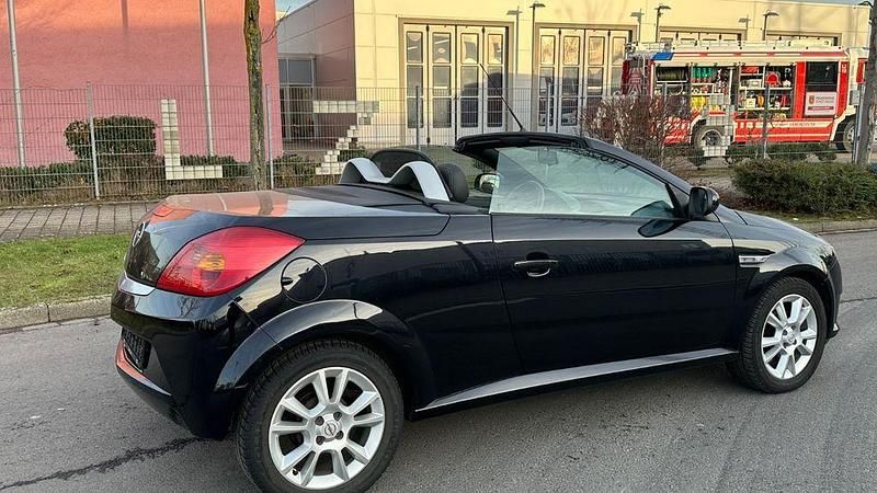 Gebraucht Opel Tigra Edition 90 PS (66 kW) 2007 Schwarz Cabrio