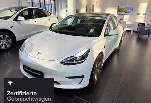 Weiß Gebraucht 2021 Tesla Model 3 Standard Range Limousine | 22.900 € (Fairer Preis) - Bild 1/4