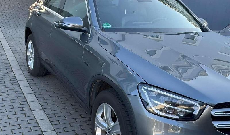 Gebraucht Mercedes GLC300 194 PS (142 kW) 2021 Grau SUV