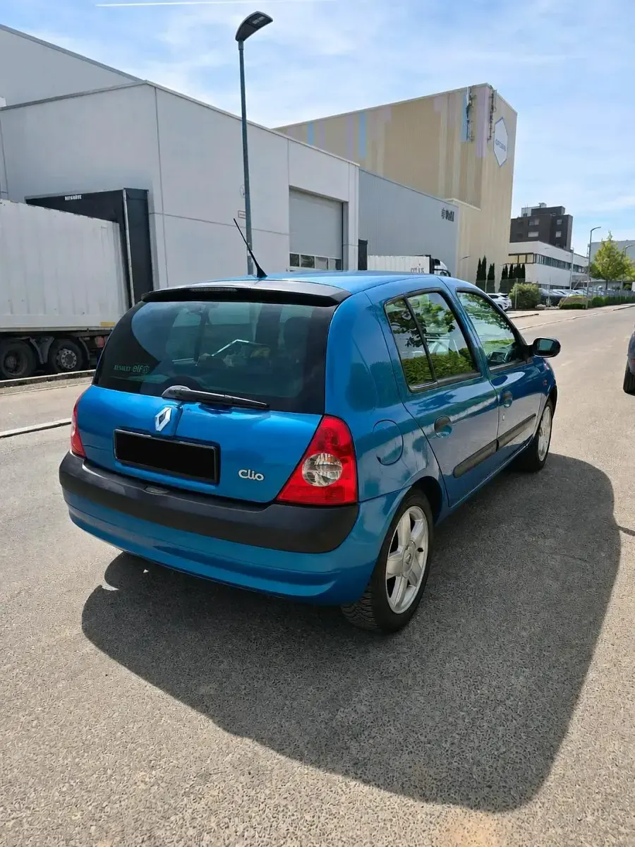 Gebraucht Renault Clio II 75 PS (55 kW) 2001 Blau Kleinwagen