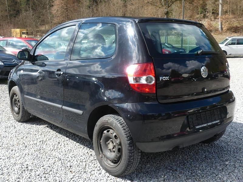 Gebraucht VW Fox Basis 54 PS (39 kW) 2006 Schwarz Kleinwagen
