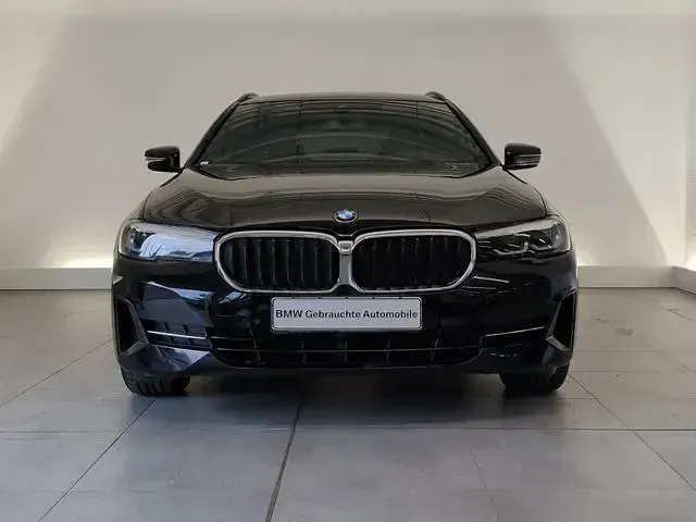 Gebraucht BMW 520 Sport Line 190 PS (139 kW) 2022 Schwarz Kombi