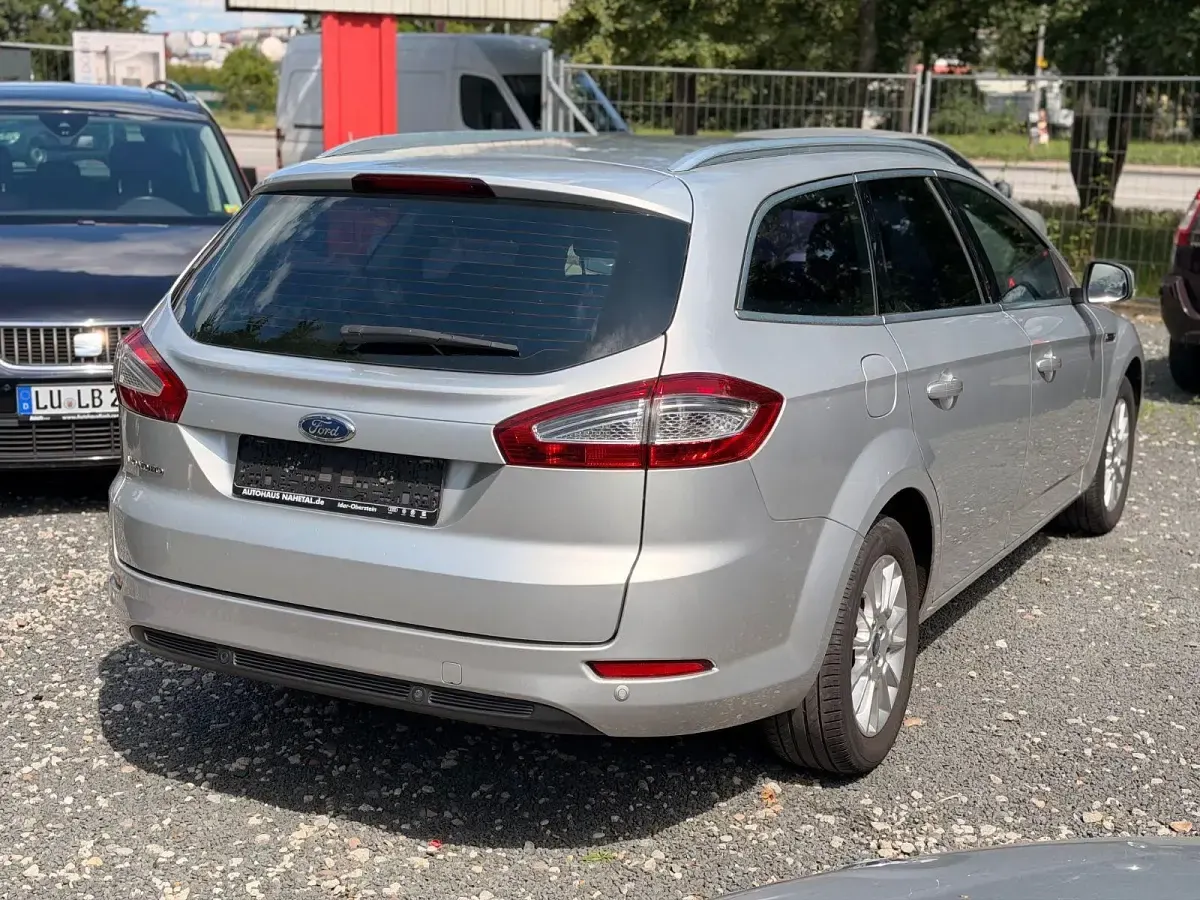 Gebraucht Ford Mondeo Business Edition 163 PS (119 kW) 2013 Polarsilber metallic Kombi