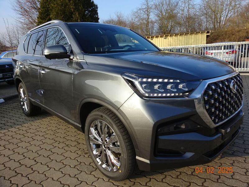 Grau Neu 2025 Ssangyong Rexton SUV | 46.690 € (Superpreis) - Bild 1/4