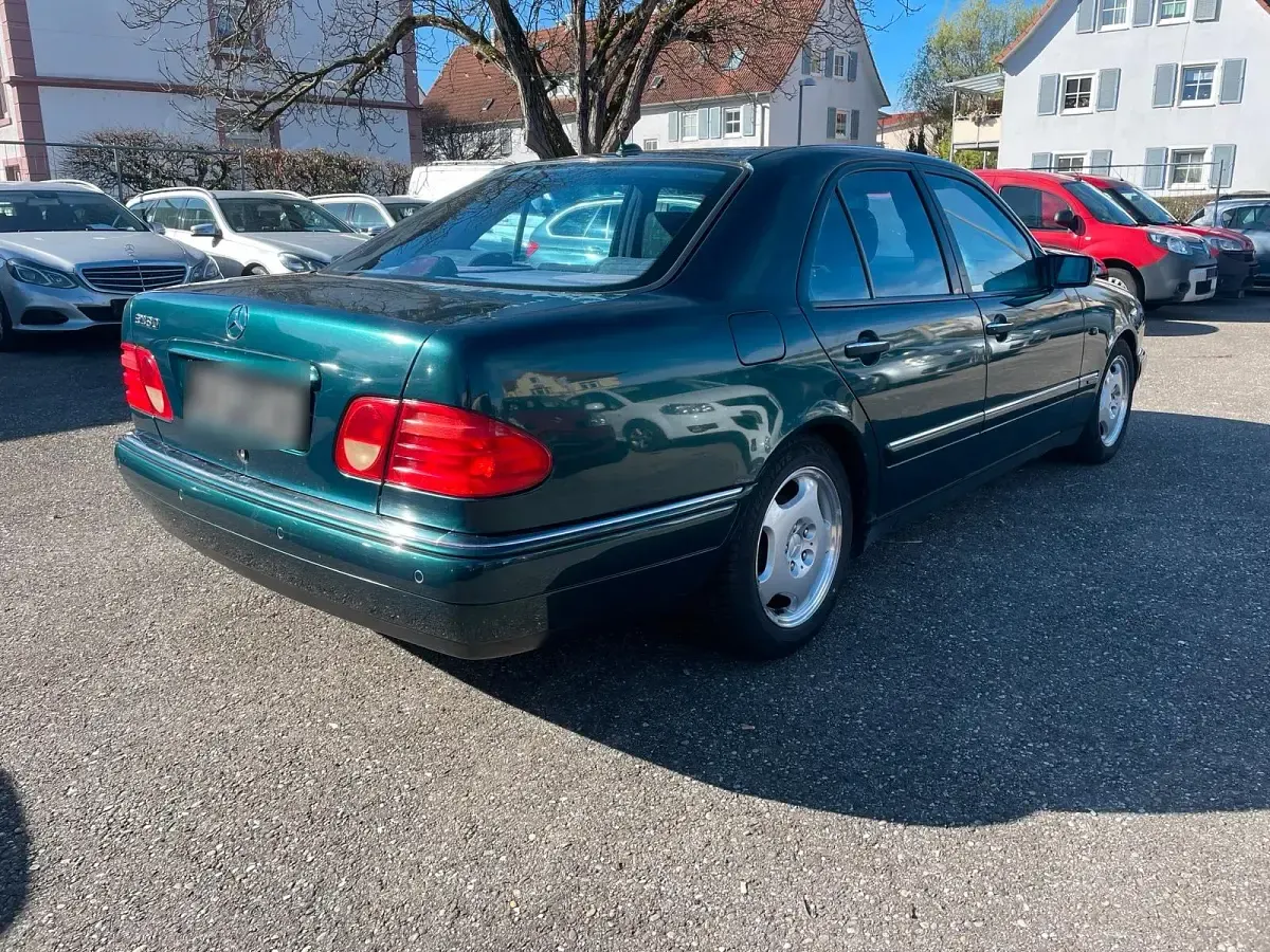 Gebraucht Mercedes E280 204 PS (150 kW) 1998 Grün Limousine