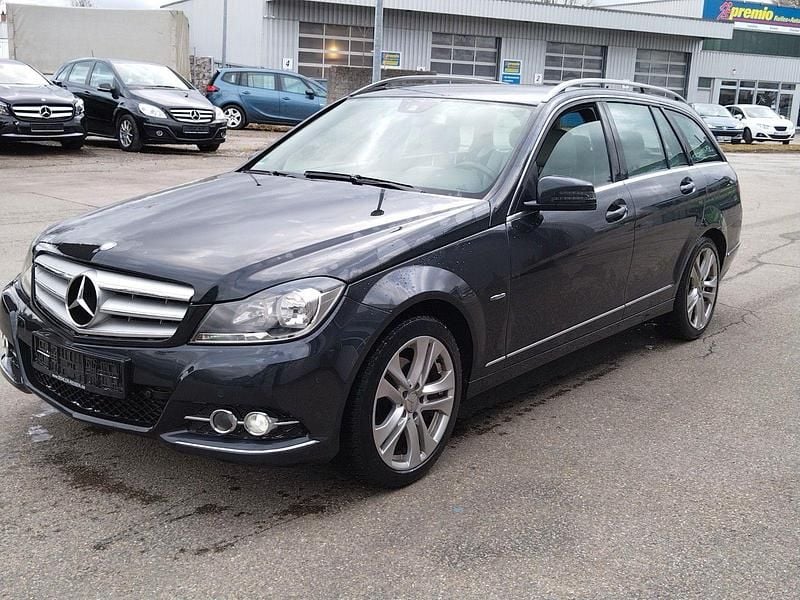 Gebraucht Mercedes C220 Avantgarde 170 PS (125 kW) 2011 Schwarz Kombi