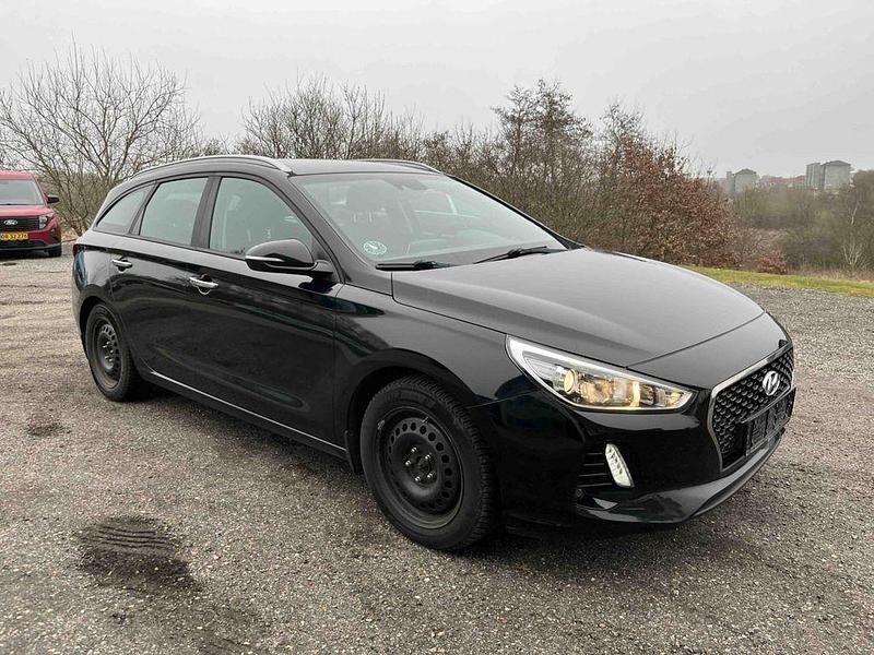 Gebraucht Hyundai i30 Trend 110 PS (80 kW) 2017 Kombi