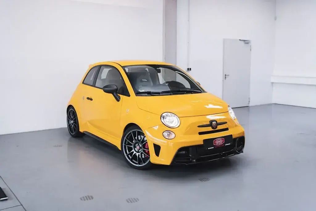 Gebraucht Abarth 695 190 PS (139 kW) 2016 Gelb Kleinwagen