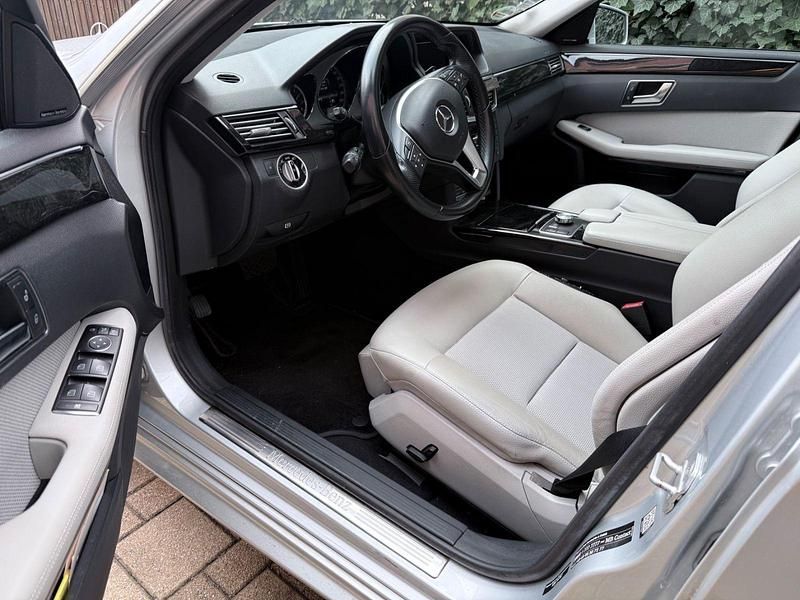 Gebraucht Mercedes E250 Avantgarde 204 PS (150 kW) 2012 Silber Kombi