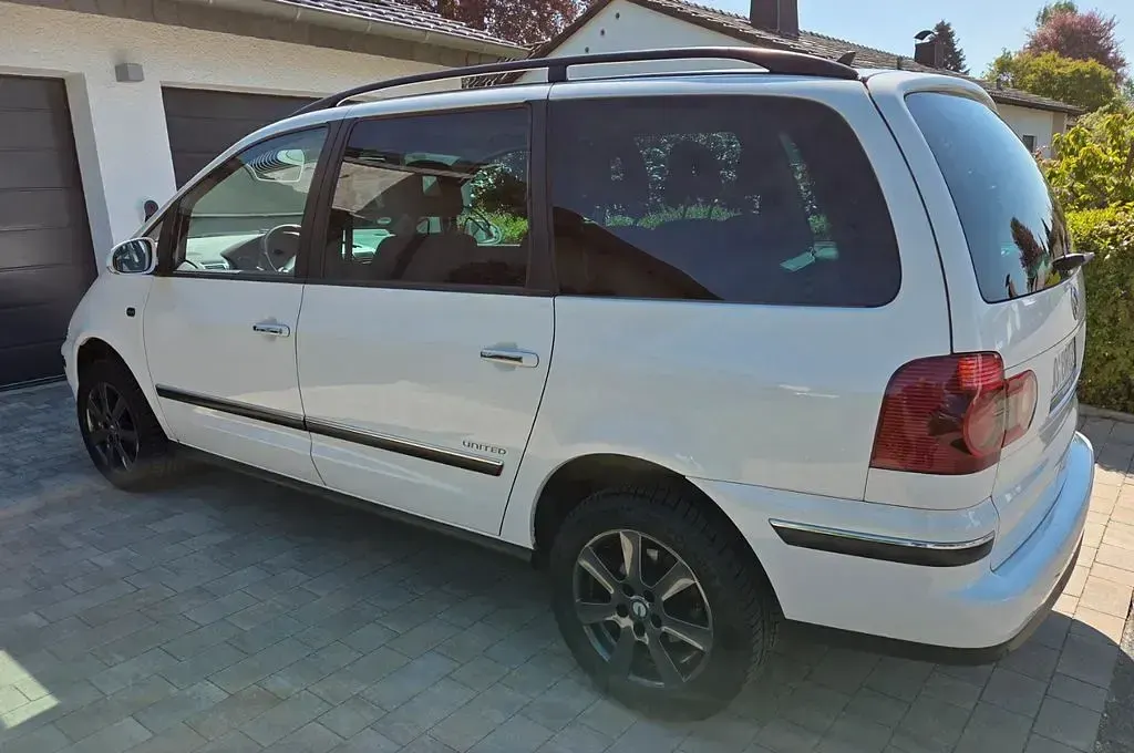 Gebraucht VW Sharan United 140 PS (102 kW) 2010 Weiß Van / Kleinbus