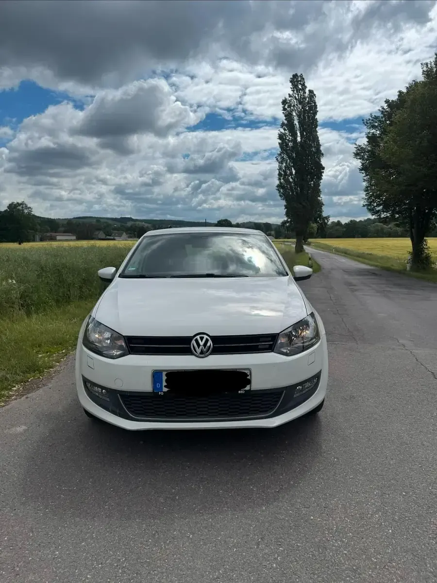 Gebraucht VW Polo 60 PS (44 kW) 2013 Weiß Kleinwagen