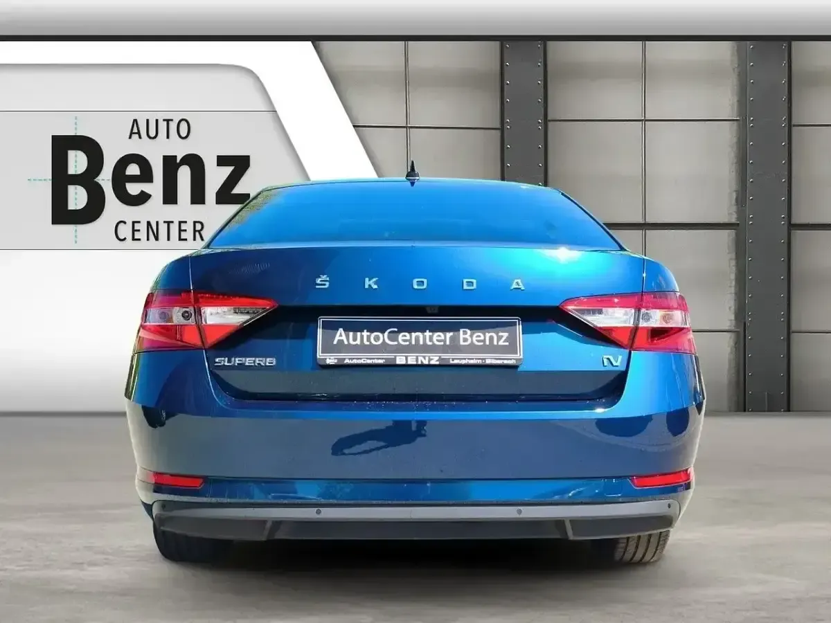 Gebraucht Skoda Superb Ambition 218 PS (160 kW) 2023 Blau Limousine