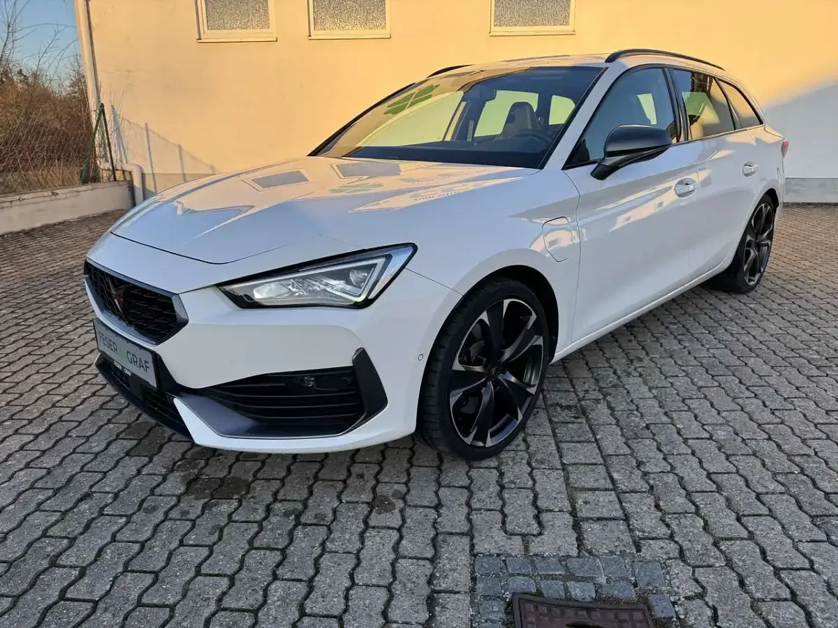 Gebraucht Cupra Leon 245 PS (180 kW) 2022 Weiß Kombi