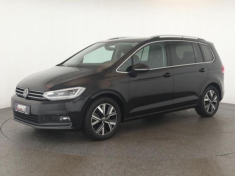 Gebraucht VW Touran Highline 150 PS (110 kW) 2025 Deep black perleffekt Van / Kleinbus