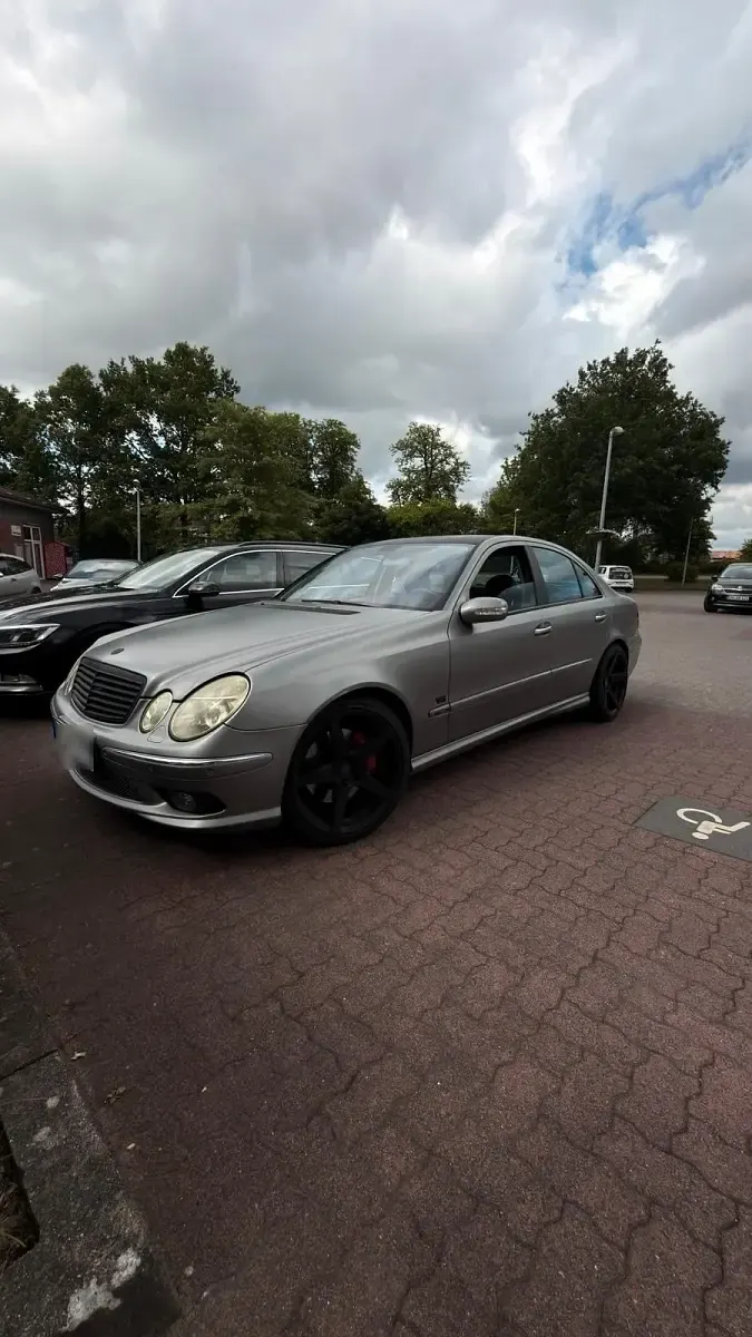 Gebraucht Mercedes E500 306 PS (225 kW) 2003 Grau Limousine