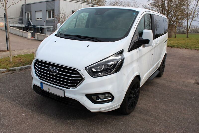 Weiß Gebraucht 2020 Ford Tourneo Custom Titanium Van / Kleinbus | 34.400 € (Superpreis) - Bild 1/4