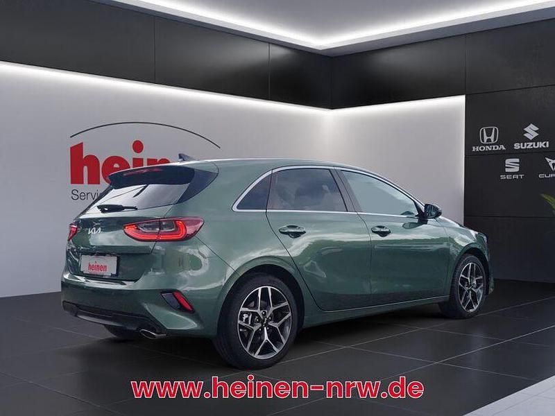 Gebraucht Kia Ceed Platinum Edition 140 PS (102 kW) 2025 Grün Kleinwagen
