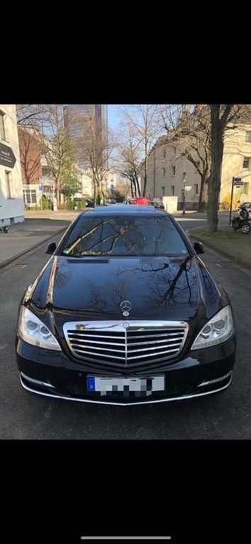 Gebraucht Mercedes S350 258 PS (189 kW) 2013 Schwarz Limousine