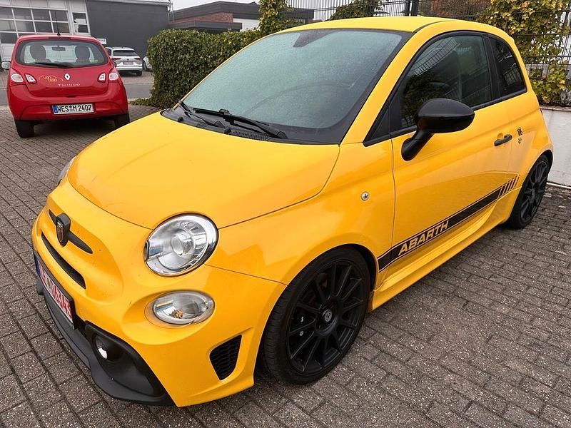 Gelb Gebraucht 2016 Abarth 595 Competizione Kleinwagen | 15.500 € (Etwas zu teuer) - Bild 1/4