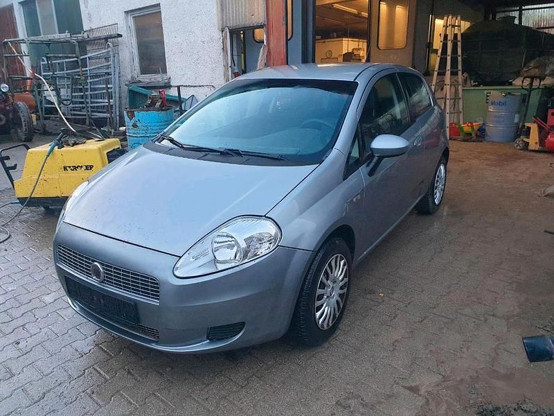 Silber Gebraucht 2009 Fiat Punto Evo Kleinwagen | 2.500 € (Fairer Preis) - Bild 1/4