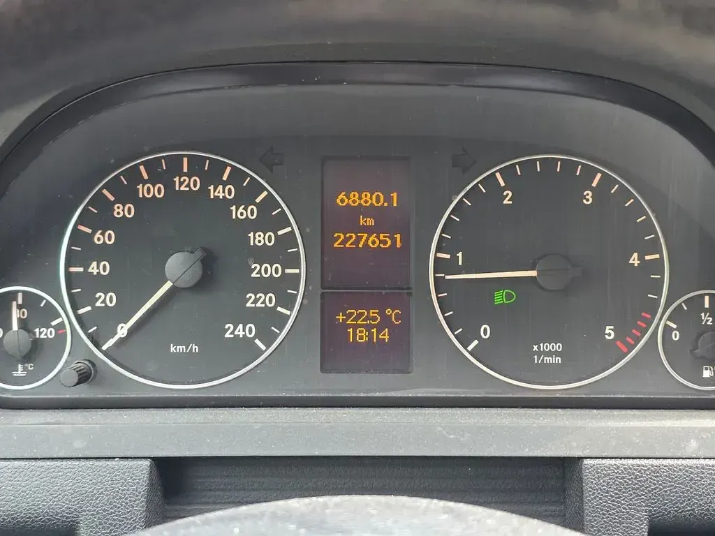 Gebraucht Mercedes A180 109 PS (80 kW) 2010 Schwarz Van / Kleinbus