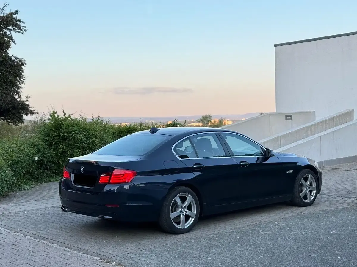 Gebraucht BMW 525 204 PS (150 kW) 2014 Blau Limousine