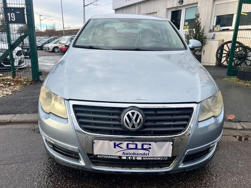 Gebraucht VW Passat Comfortline 116 PS (85 kW) 2005 Arcticbluesilver Limousine