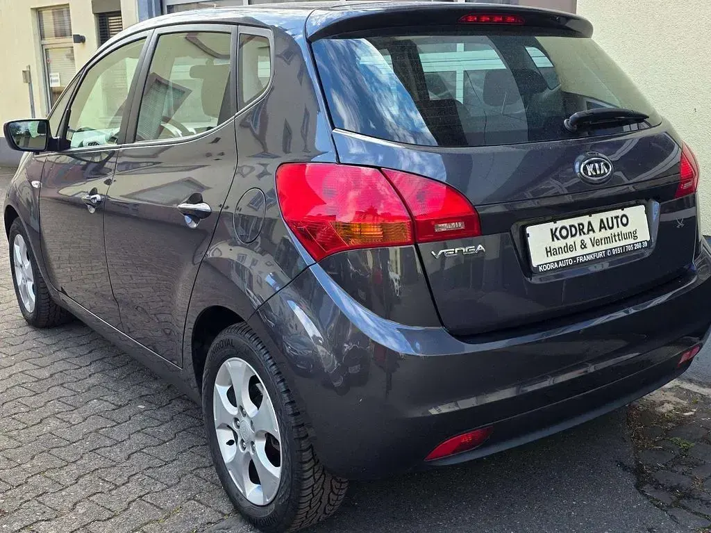 Gebraucht Kia Venga Edition 7 125 PS (91 kW) 2012 Winchestergrau met. Kleinwagen