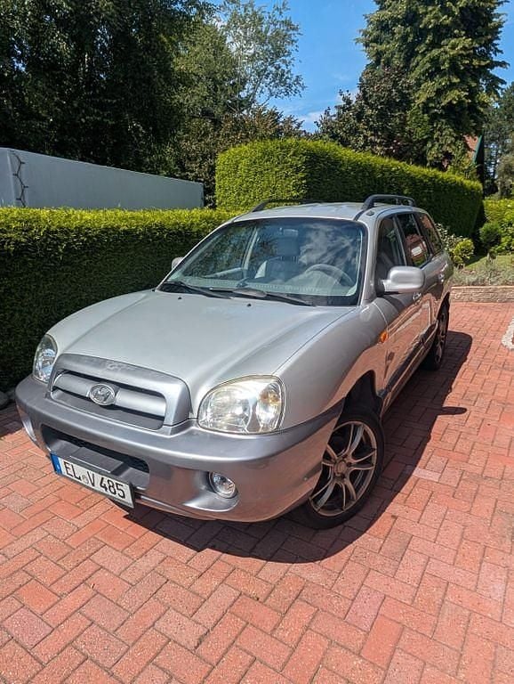 Silber Gebraucht 2005 Hyundai Santa Fe GLS SUV | 1.950 € (Teuer) - Bild 1/4