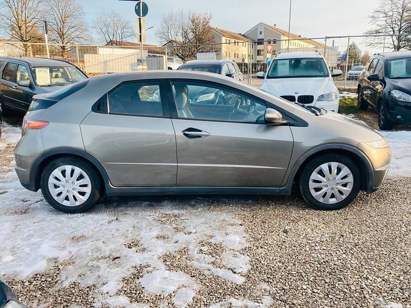 Gebraucht Honda Civic 140 PS (102 kW) 2008 Braun Limousine