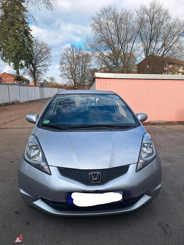 Gebraucht Honda Jazz Trend 90 PS (66 kW) 2011 Silber Kleinwagen