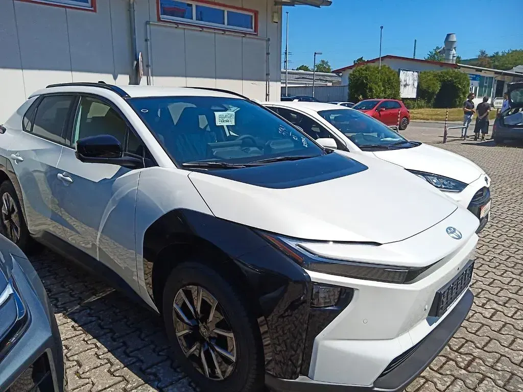Neu Toyota bZ4X 164 kW (224 PS) 2026 Weiß SUV