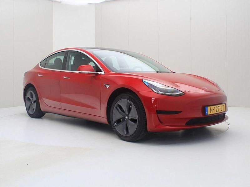Gebraucht Tesla Model 3 Standard Range 225 kW (306 PS) 2020 Rot Limousine