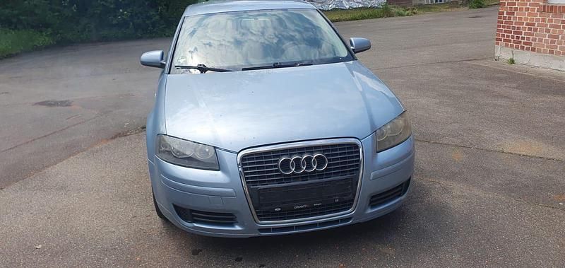Blau Gebraucht 2005 Audi A3 Kleinwagen | 1.100 € (Superpreis) - Bild 1/4