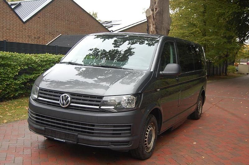 Grau Gebraucht 2018 VW T6 Trendline Van | 13.990 € - Bild 1/4