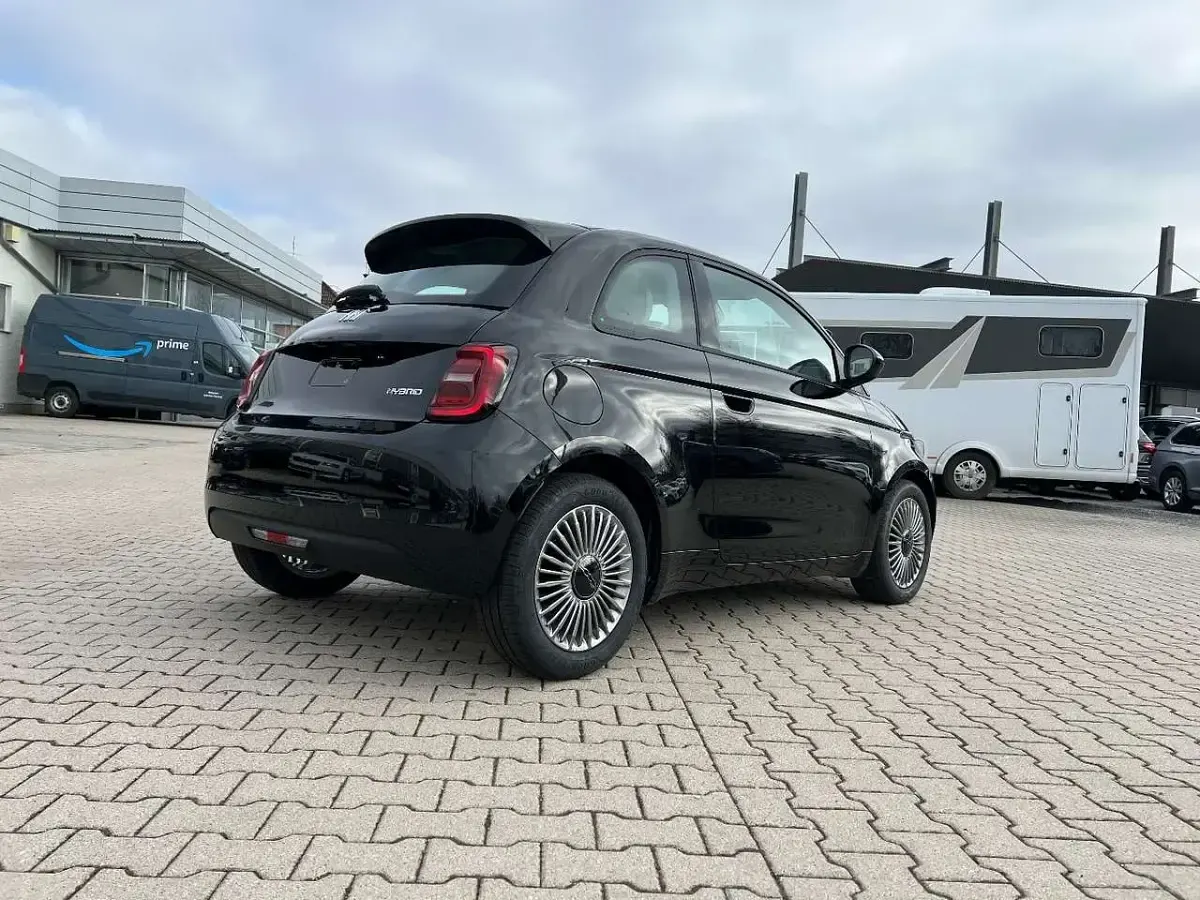 Neu Fiat 500 Icon 65 PS (47 kW) 2026 Schwarz Kleinwagen