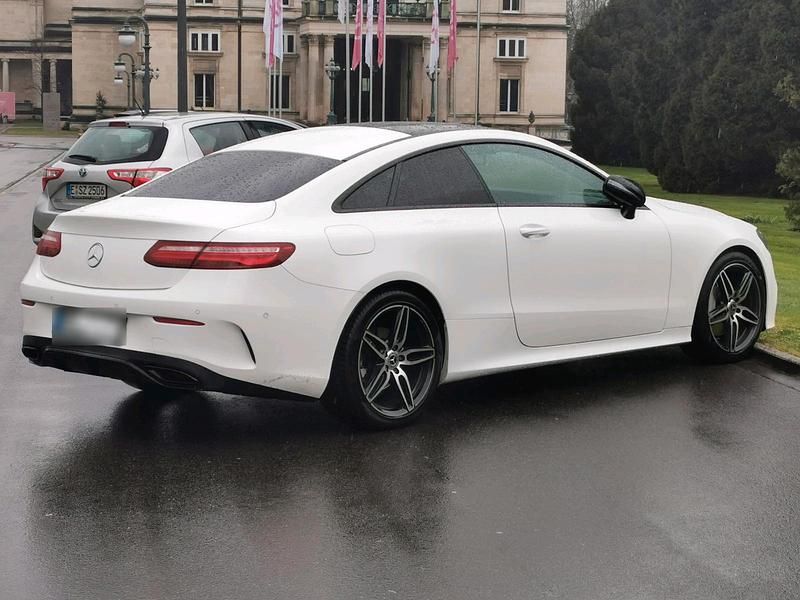 Second-hand Mercedes 220 194 CP (142 kW) 2017 Alb Coupe