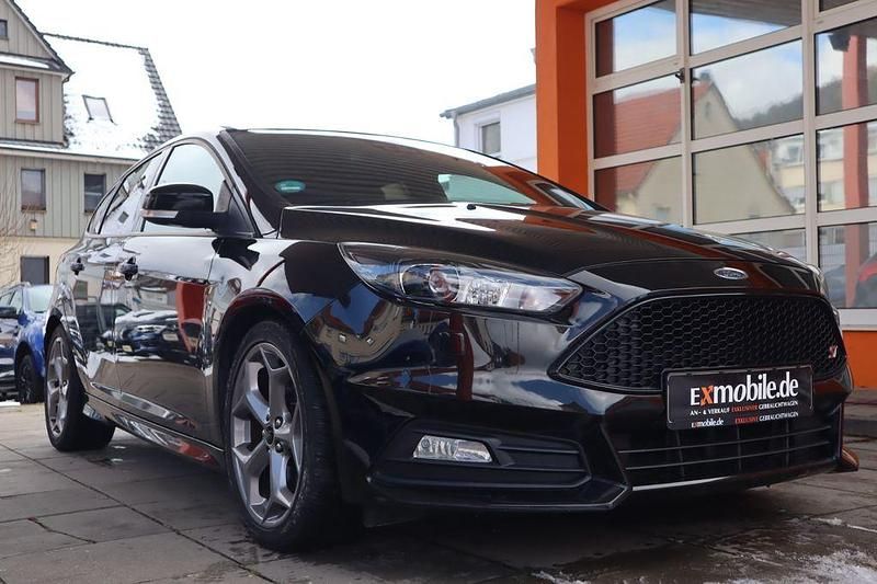Gebraucht Ford Focus Sport 250 PS (183 kW) 2017 Schwarz Limousine