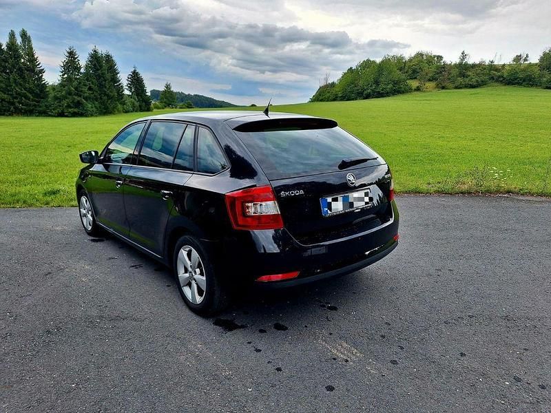 Gebraucht Skoda Rapid Ambition 105 PS (77 kW) 2014 Schwarz Kleinwagen