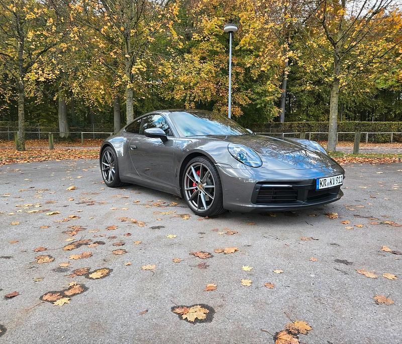 Grau Gebraucht 2020 Porsche 911 Carrera Coupé | 109.990 € (Fairer Preis) - Bild 1/4