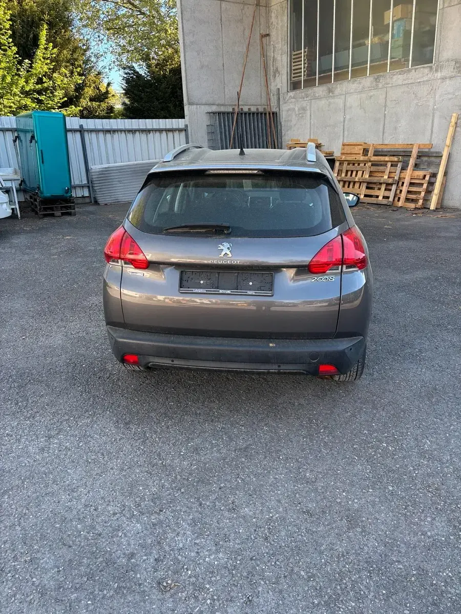 Gebraucht Peugeot 2008 110 PS (80 kW) 2016 Gold SUV