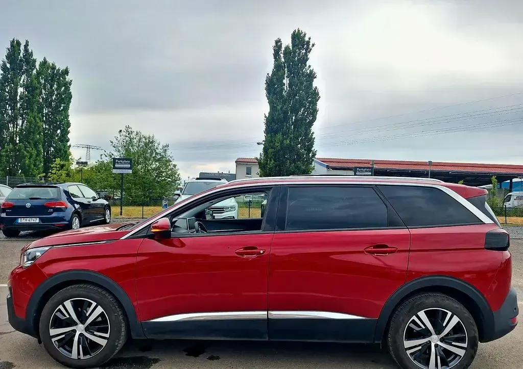 Gebraucht Peugeot 5008 Allure 131 PS (96 kW) 2020 Rot SUV
