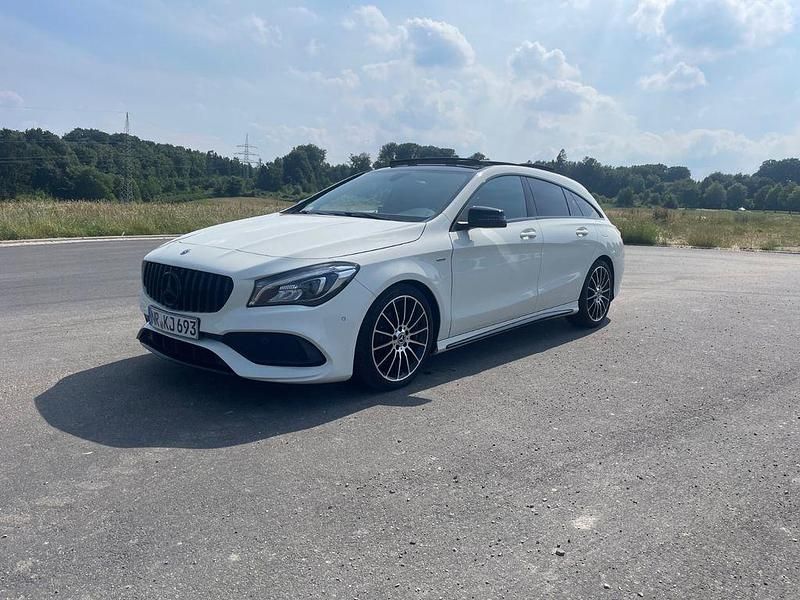 Weiß Gebraucht 2018 Mercedes CLA200 Shooting Brake Edition Kombi | 21.299 € (Fairer Preis) - Bild 1/4